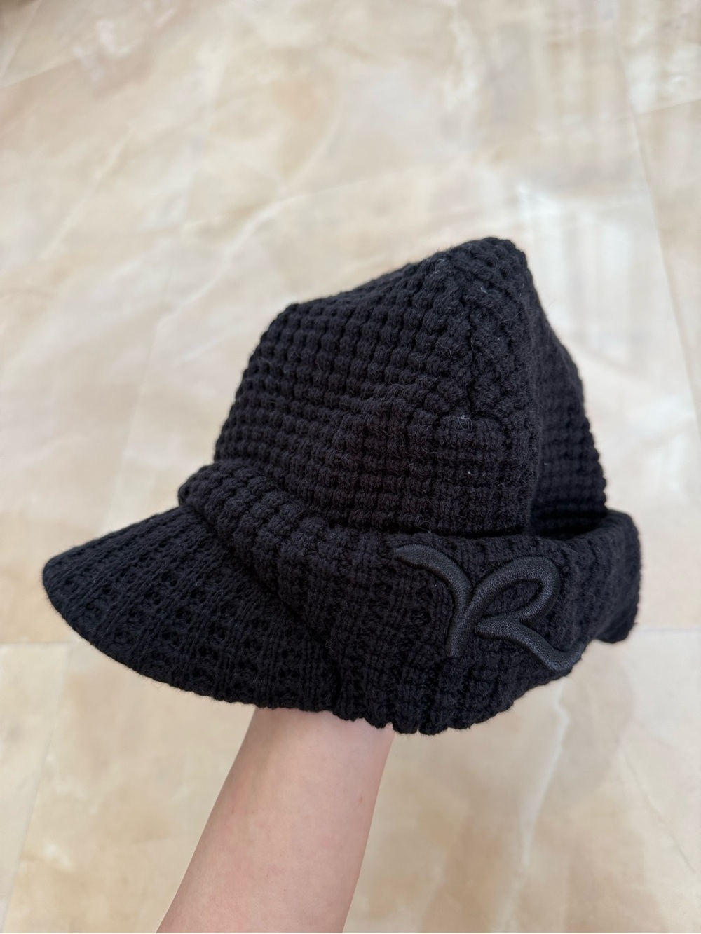 rocawear black waffle-knit visor beanie